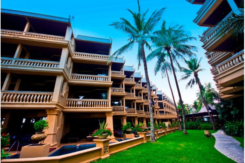 BEYOND RESORT KATA